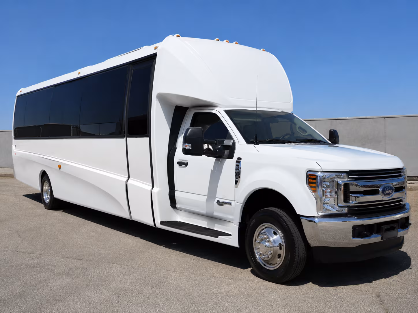 Newport News Homecoming & Prom Party Bus Rentals