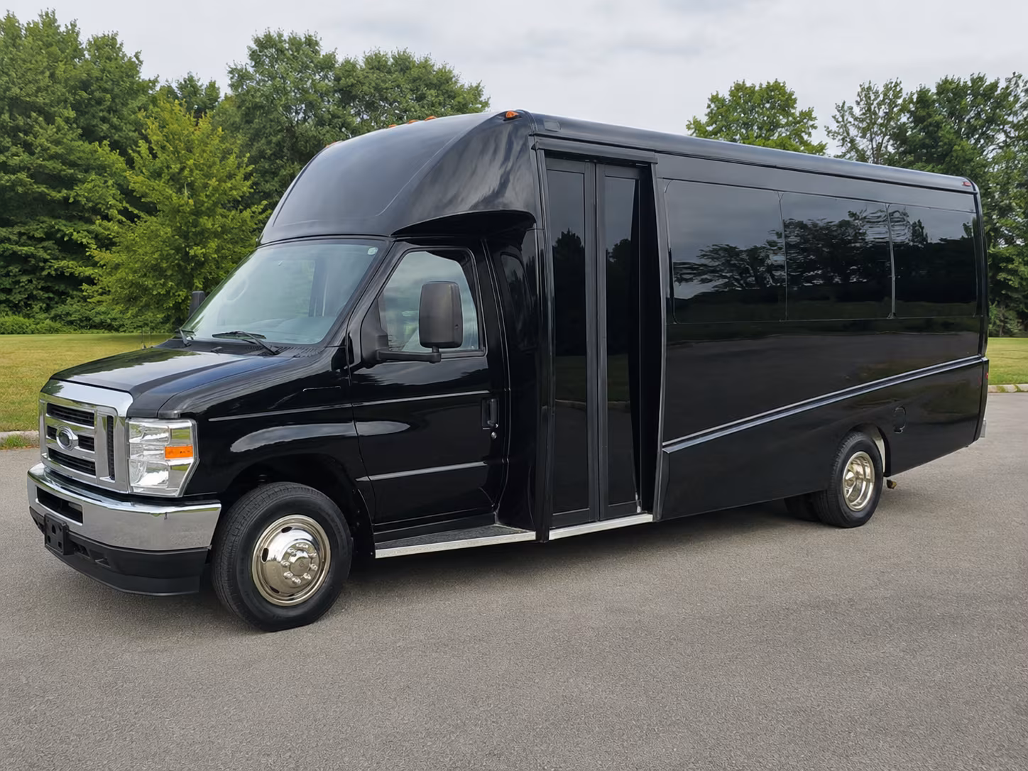 Virginia Beach Wedding Transportation & Shuttle Service