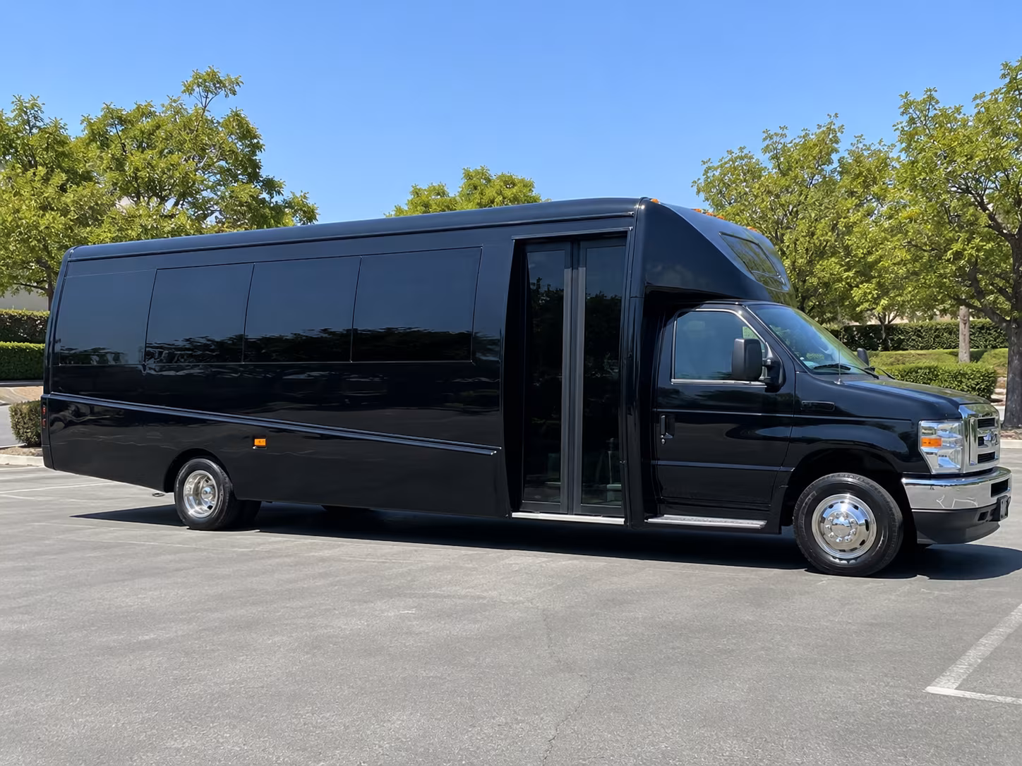Virginia Beach Winery Tour & Pub Crawl Transportation party bus exterior